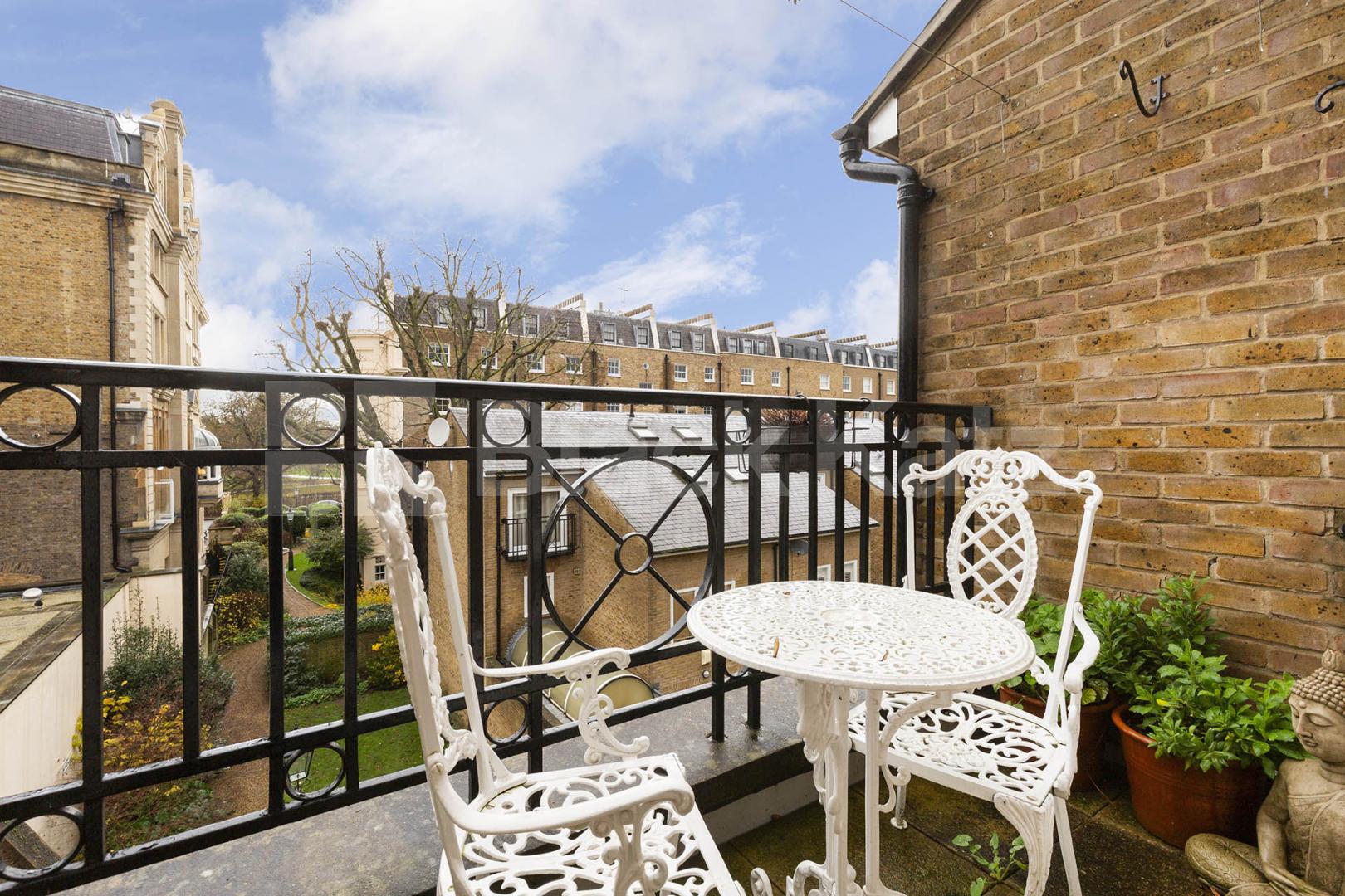 Stunning two double bedroom flat in prime location backing on to Regents Park Albany Street, Regents Park